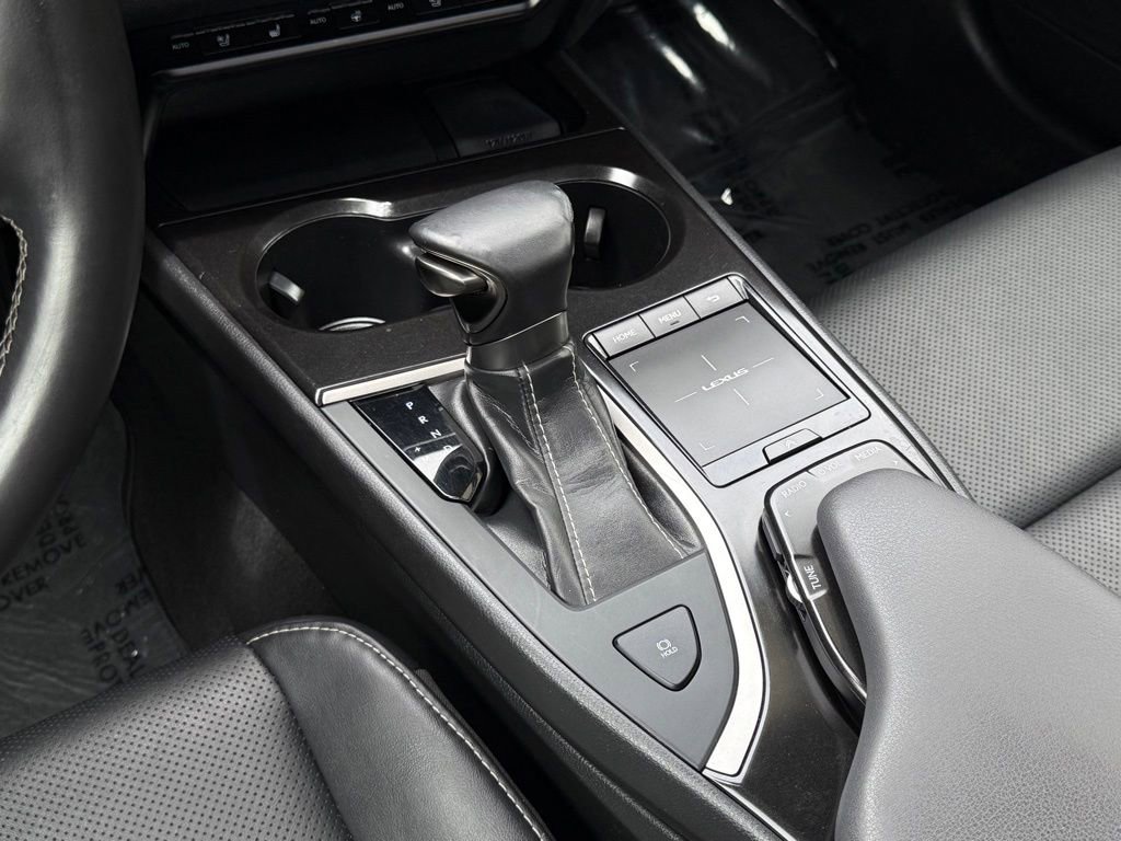 Used 2019 Lexus UX 200 w/ Premium Package FWD image 20