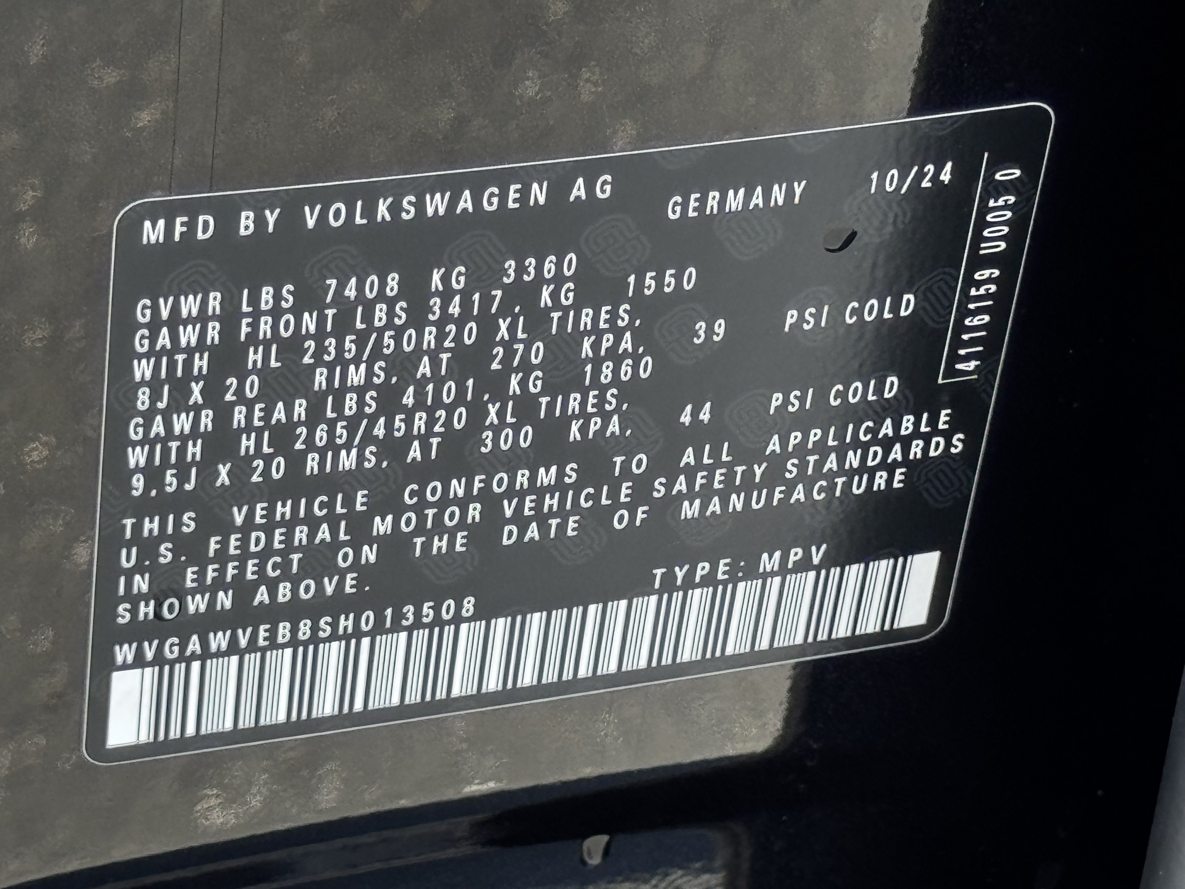 Certified 2025 Volkswagen ID. Buzz Pro S RWD image 37