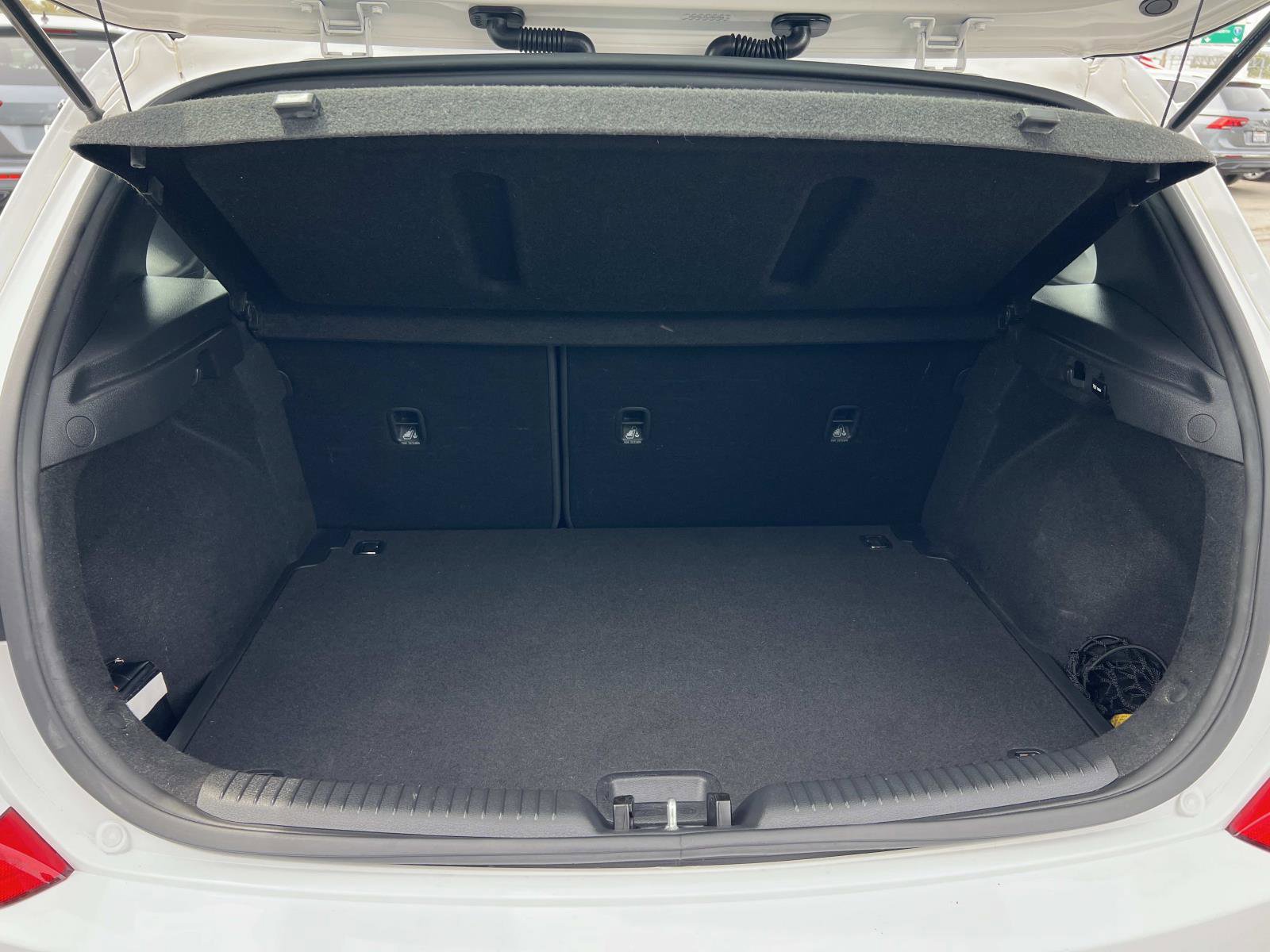 Used 2018 Hyundai Elantra GT image 21