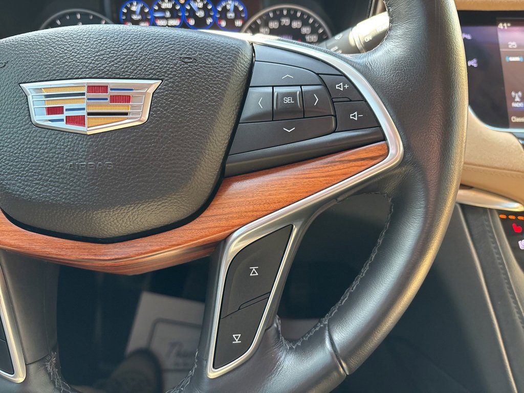 Used 2017 Cadillac XT5 Platinum w/ Driver Assist Package image 18