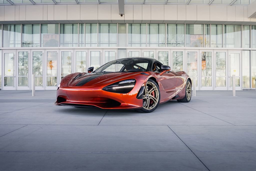 Used 2024 McLaren 750S image 2