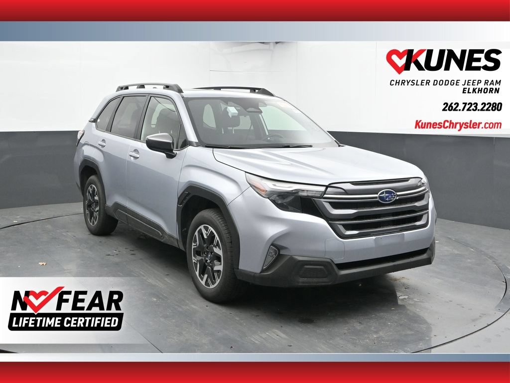 Used 2025 Subaru Forester Premium AWD/4WD image 1