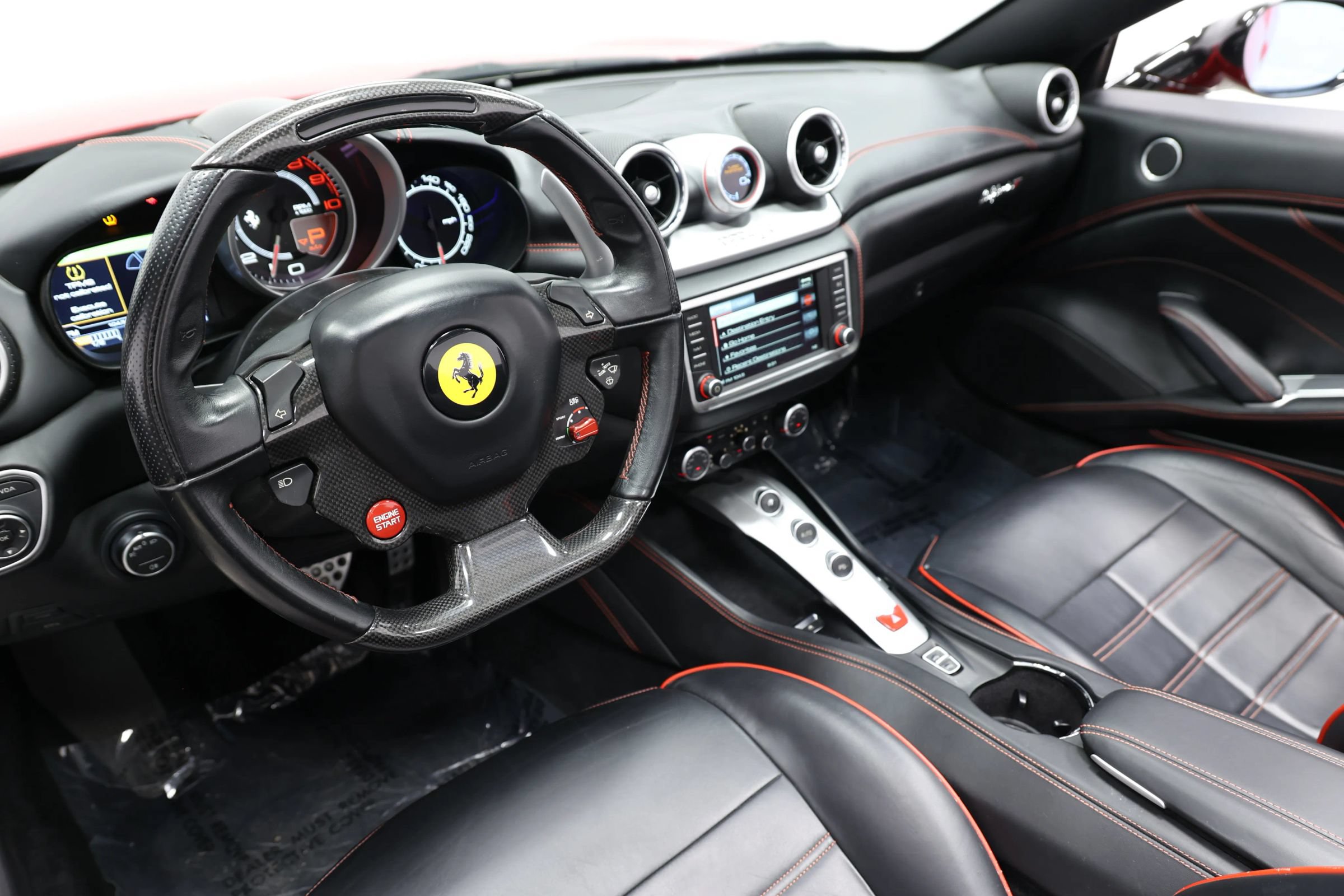 Used 2017 Ferrari California T RWD image 2