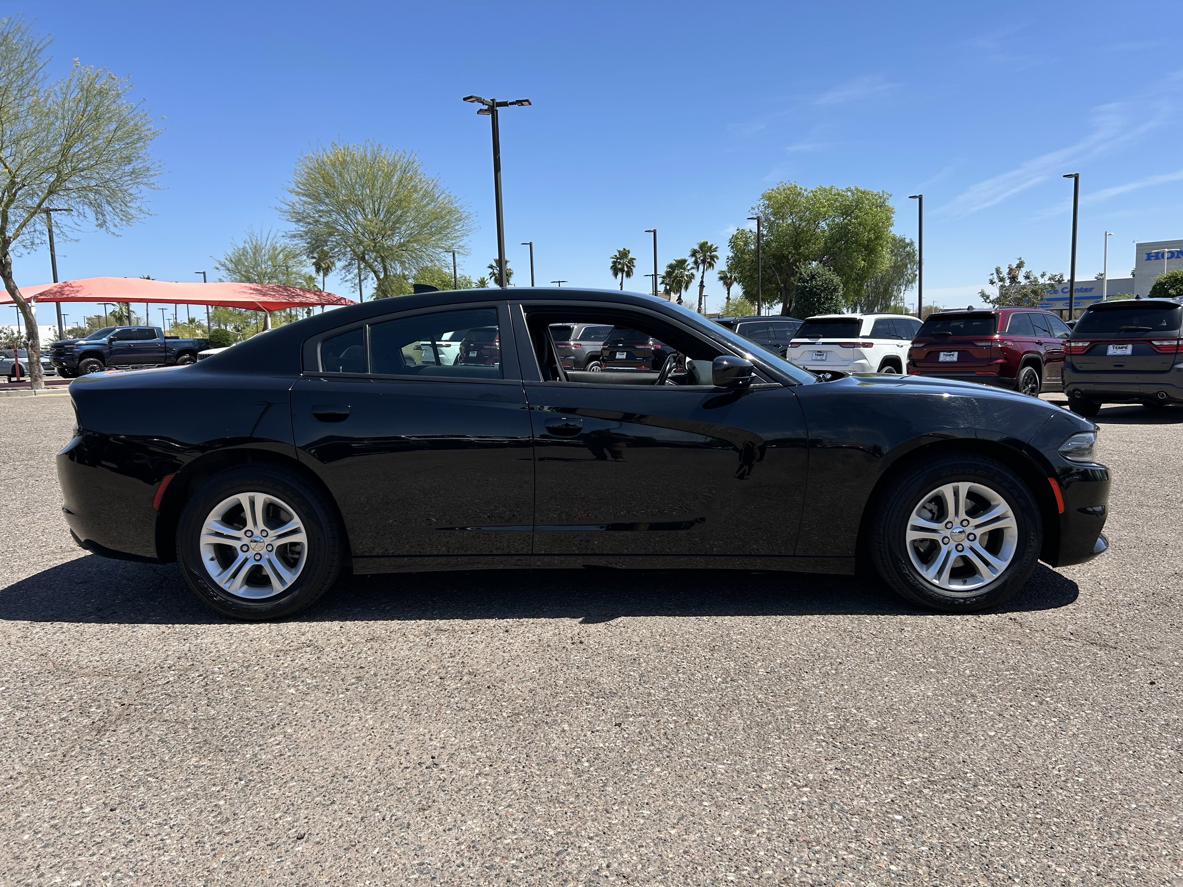 Used 2023 Dodge Charger SXT image 6