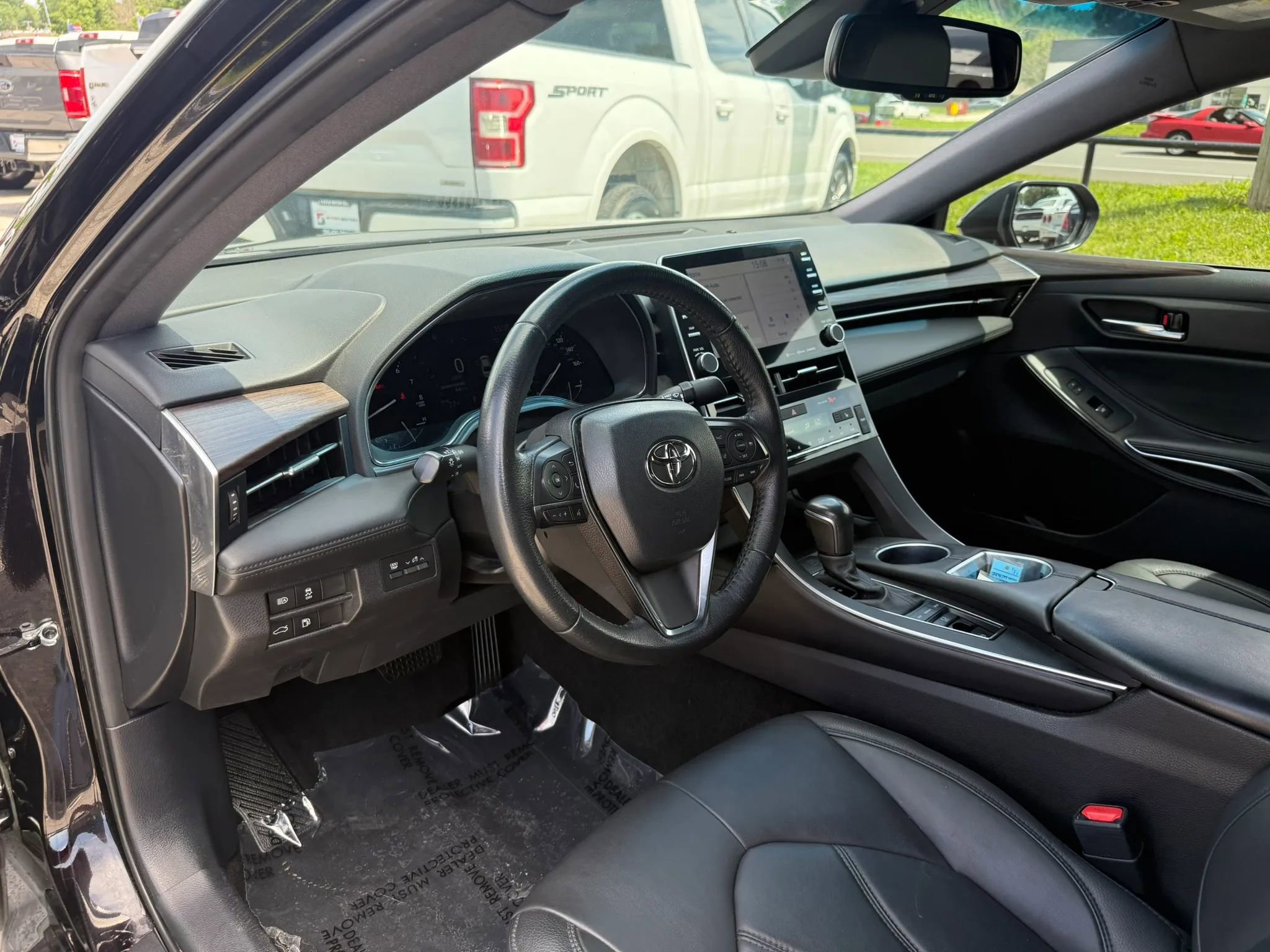 Used 2022 Toyota Avalon XLE FWD image 15