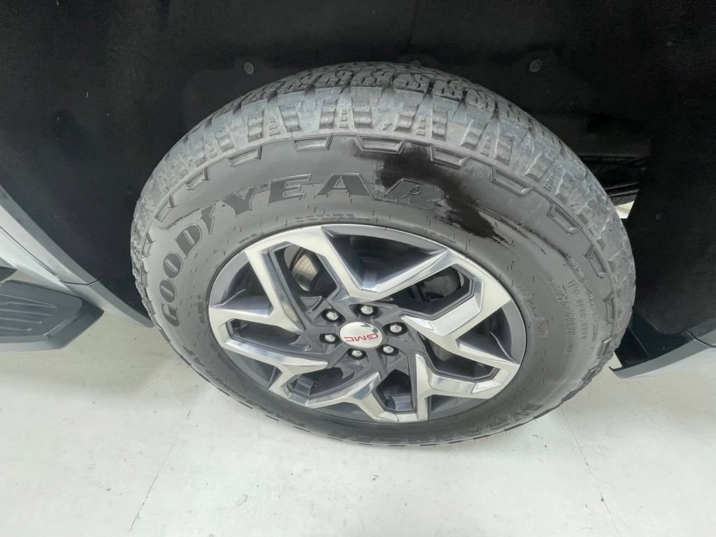Used 2023 GMC Sierra 1500 SLT w/ SLT Premium Package AWD/4WD image 12