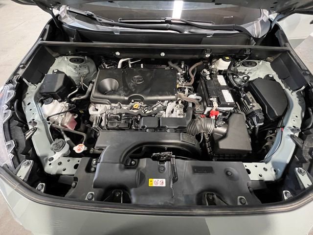 Used 2021 Toyota RAV4 XLE AWD/4WD image 27