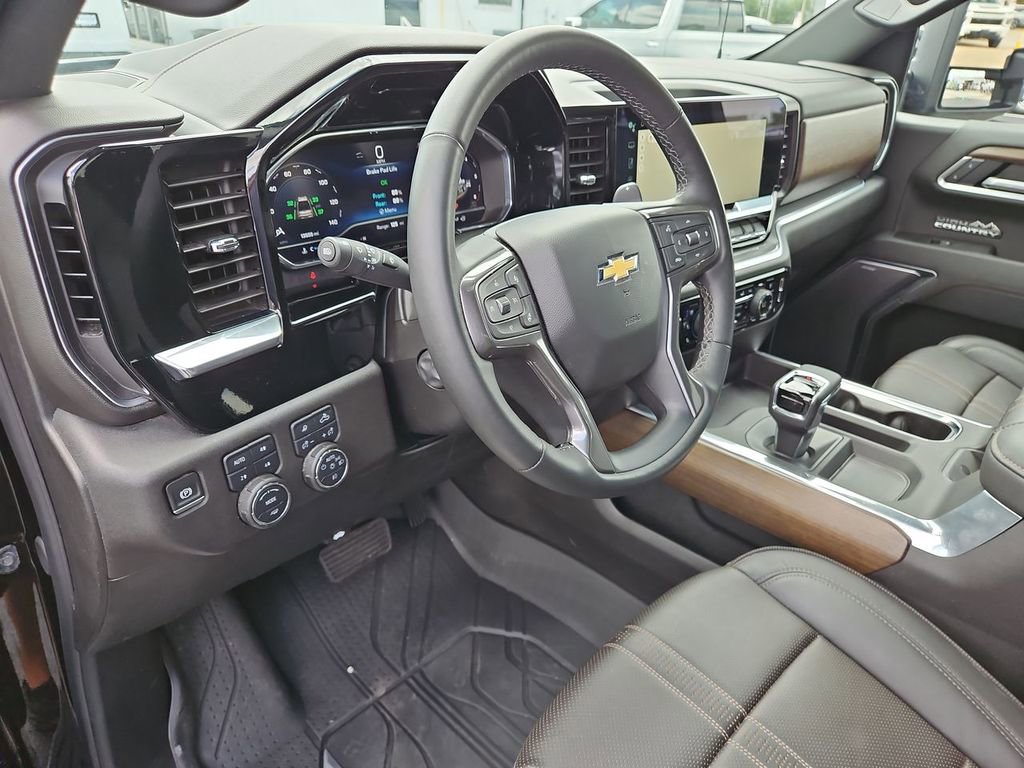 Certified 2025 Chevrolet Silverado 1500 High Country w/ High Country Premium Package AWD/4WD image 10