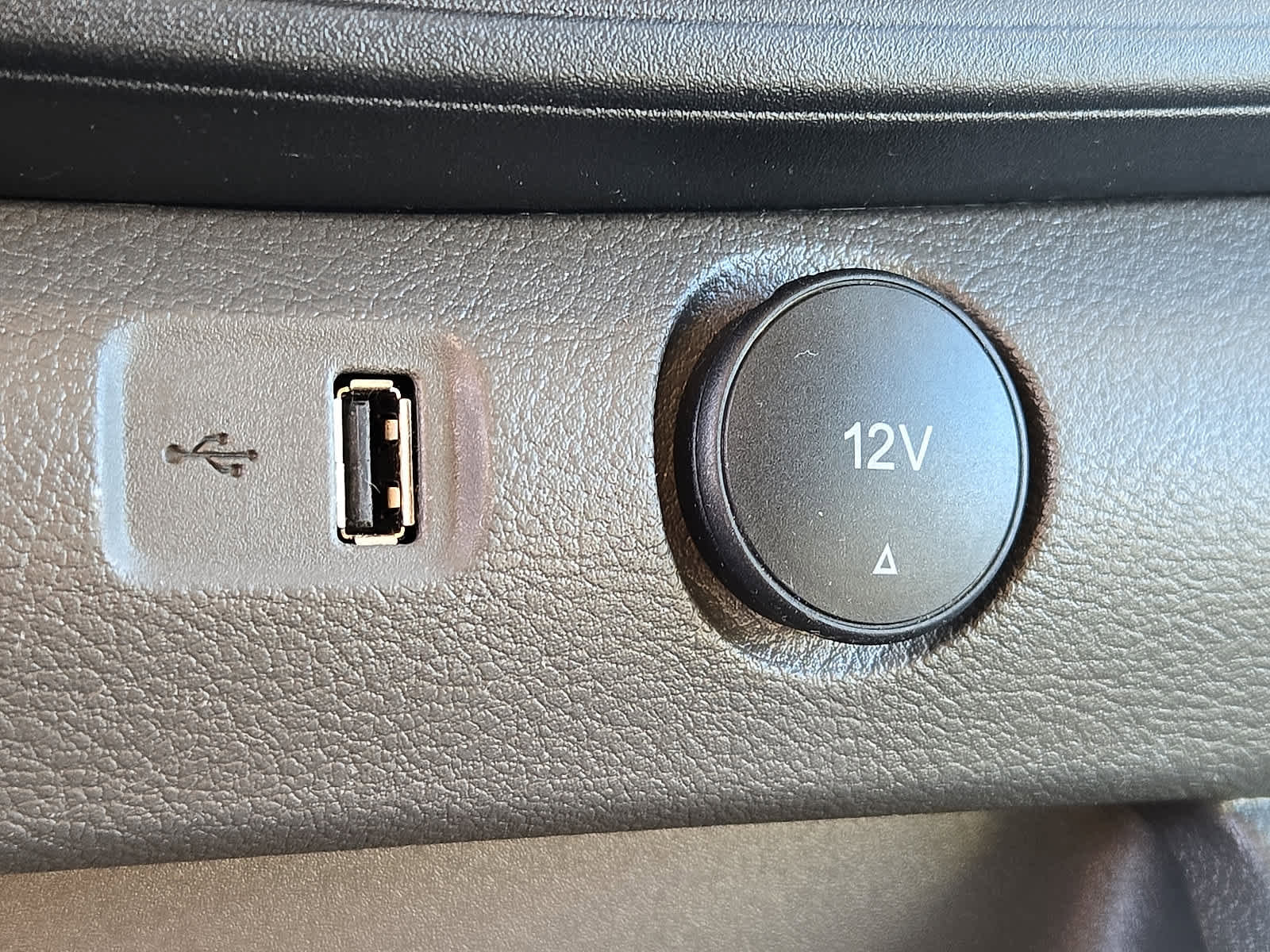 Used 2023 Ford Transit 250 Low Roof w/ Exterior Upgrade Package image 25