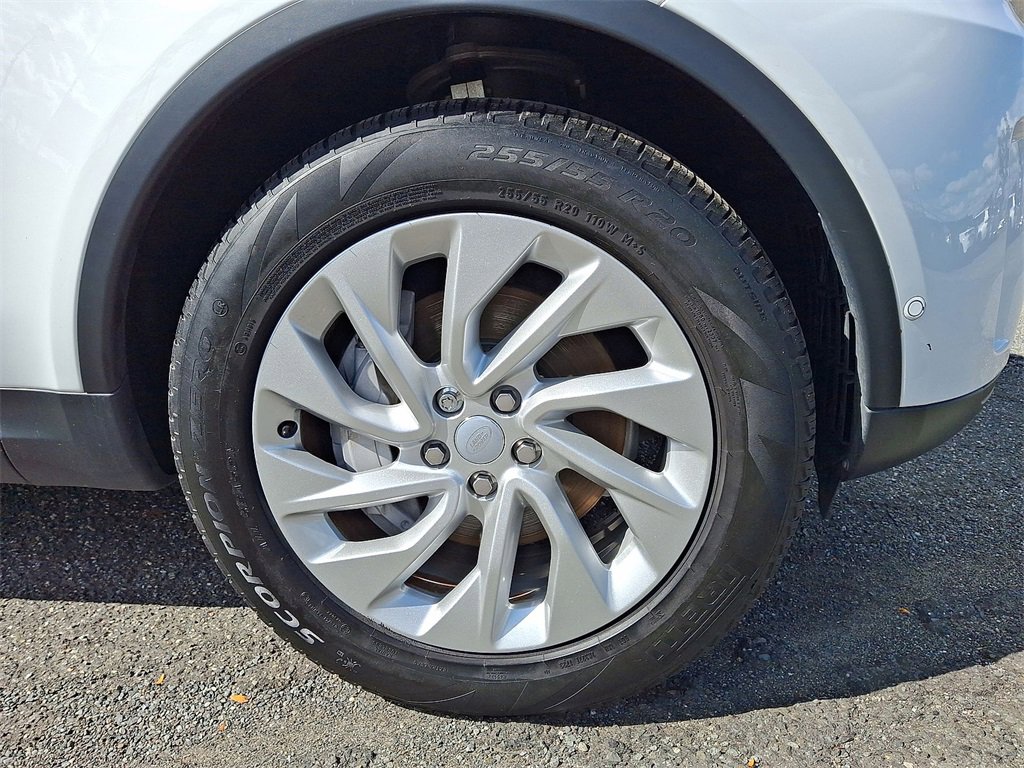 Used 2023 Land Rover Discovery S image 33