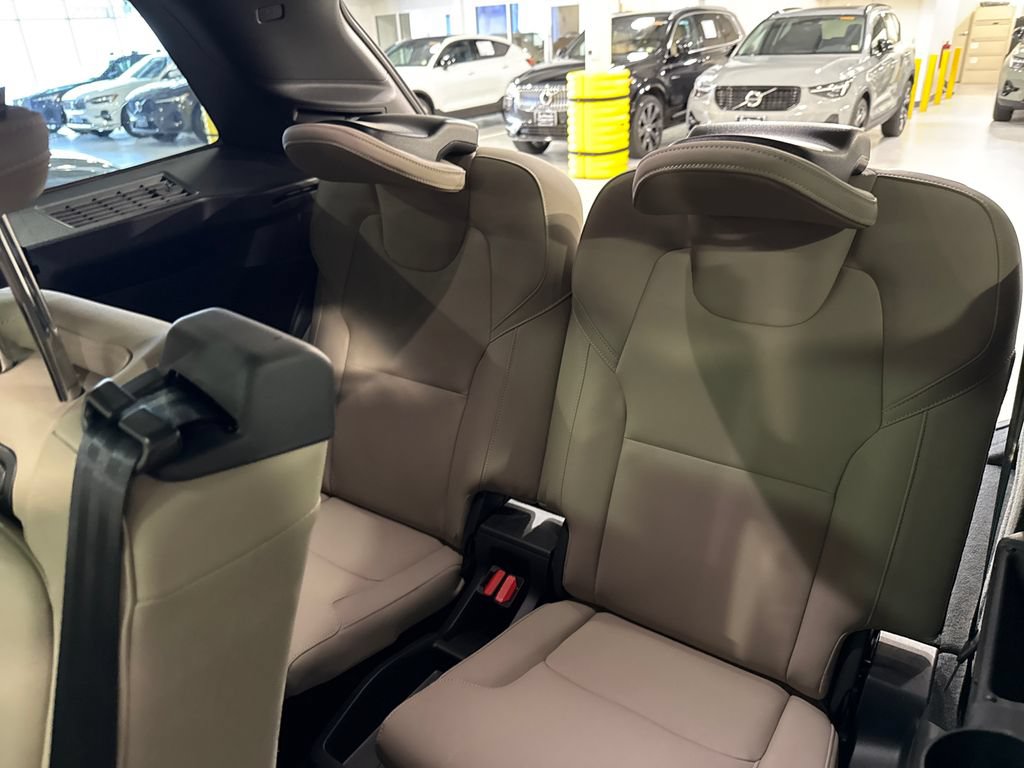 Used 2026 Volvo XC90 B6 Plus w/ Protection Package Premier AWD/4WD image 25