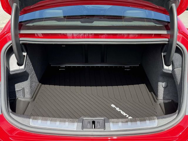 Used 2023 Audi e-tron GT Prestige w/ Prestige Package image 10