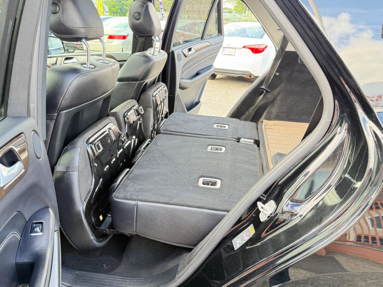 Used 2015 Mercedes-Benz ML 350 4MATIC w/ Premium 1 Package image 38
