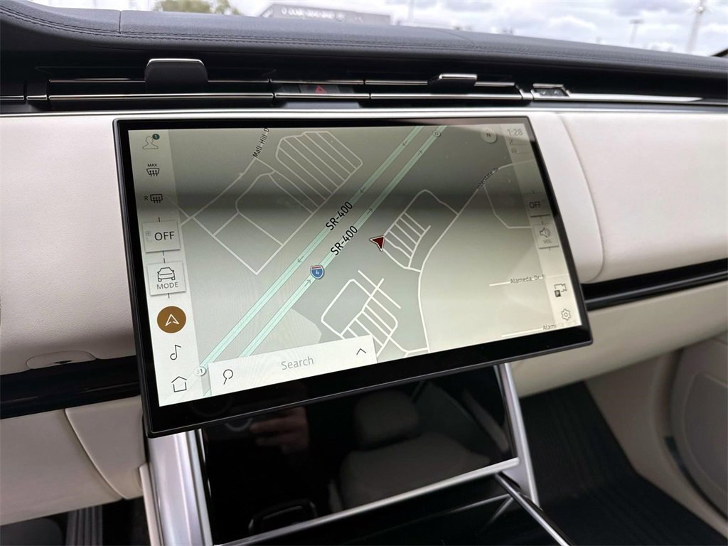 New 2026 Land Rover Range Rover Long Wheelbase SE image 23