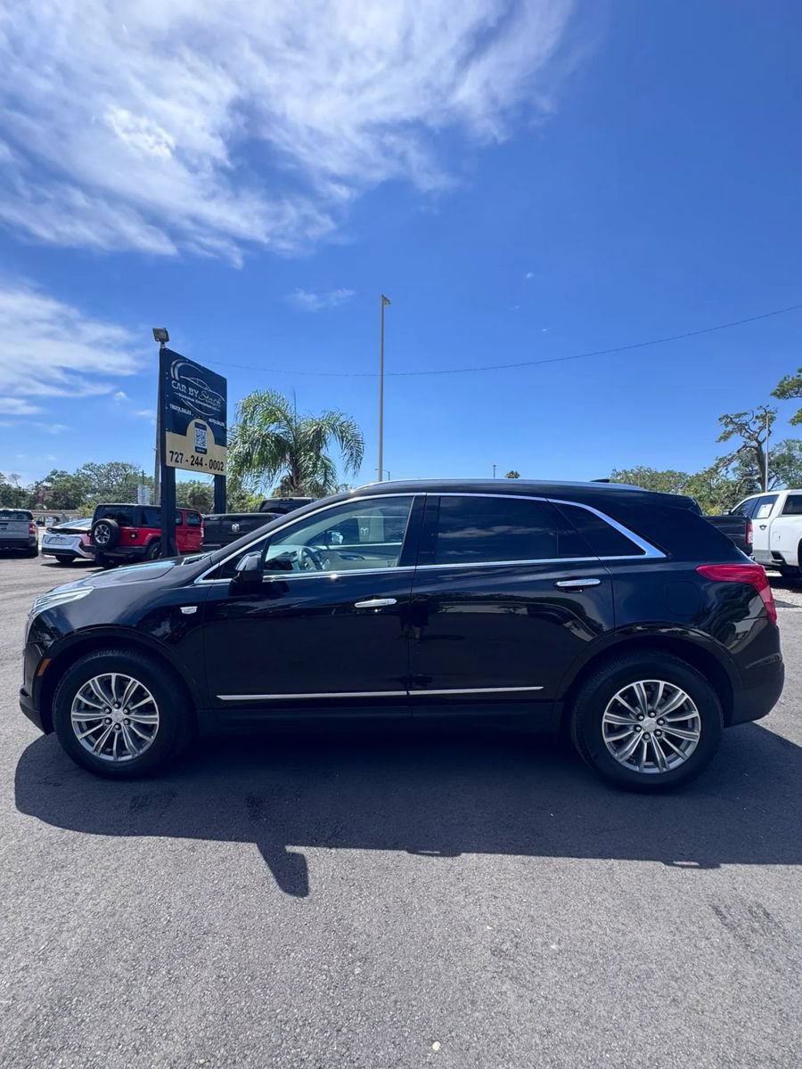 Used 2017 Cadillac XT5 Luxury w/ Driver Awareness Package FWD image 8