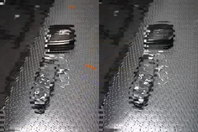 Used 2016 Chrysler 300 C image 13