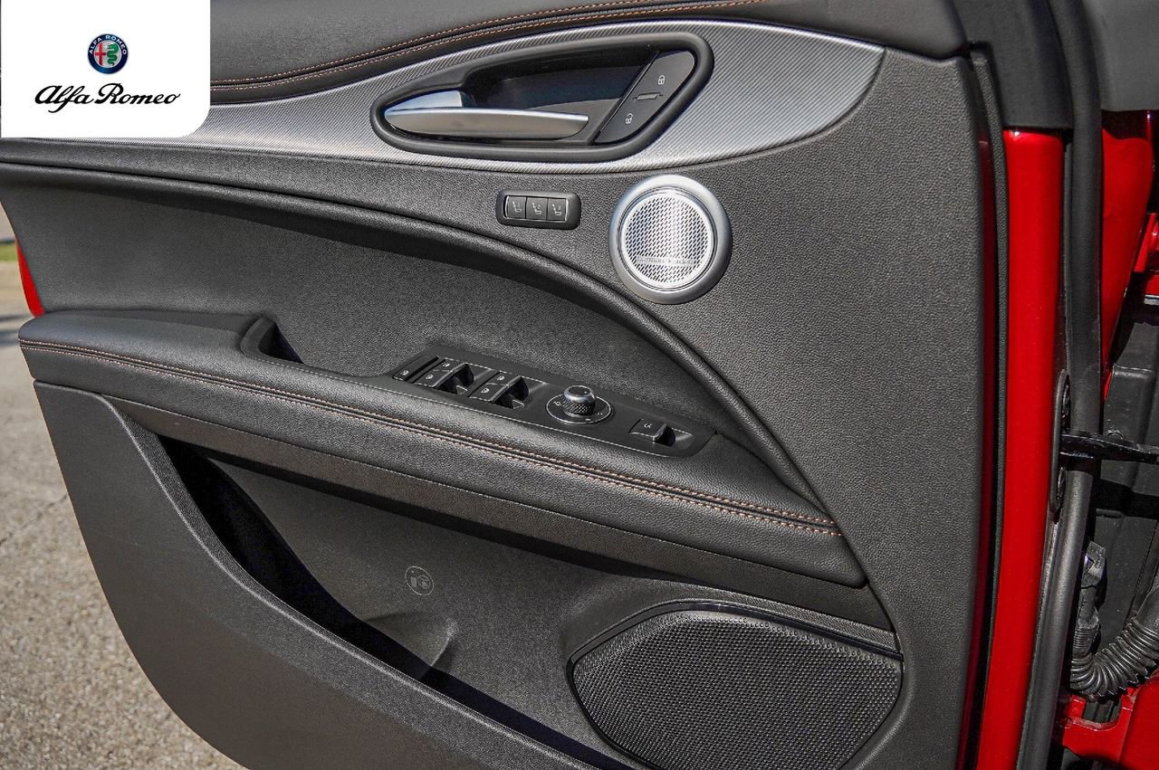 New 2025 Alfa Romeo Stelvio Sprint image 18