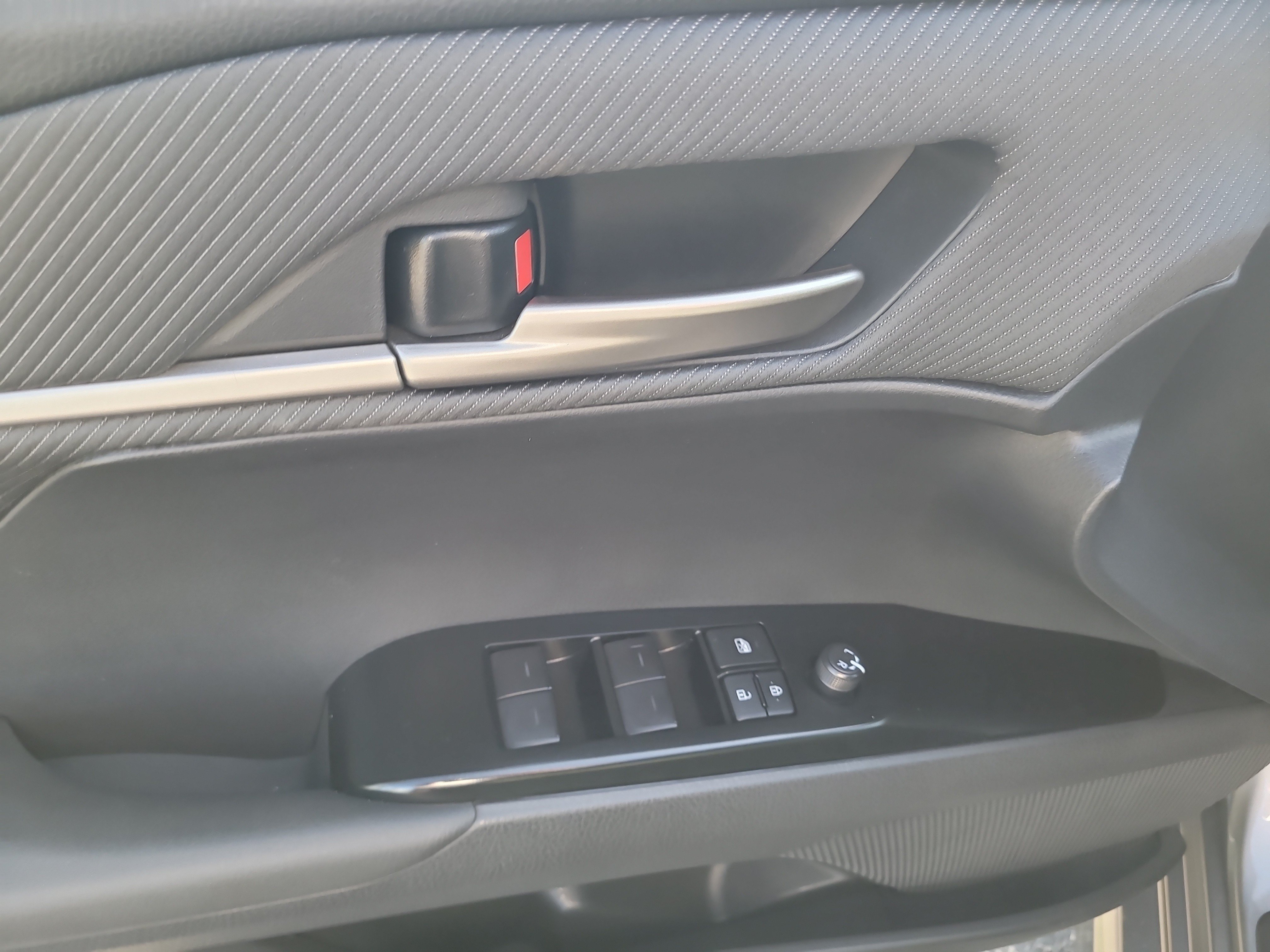 Certified 2025 Toyota Camry SE FWD image 16