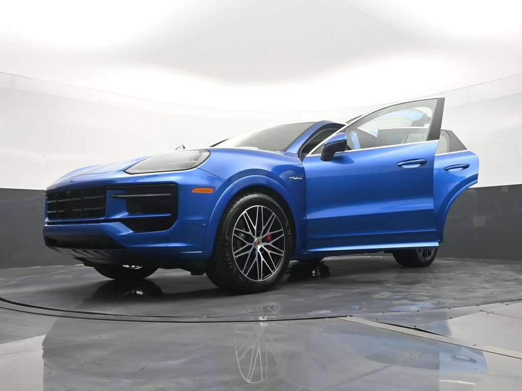 Certified 2025 Porsche Cayenne S AWD/4WD image 31