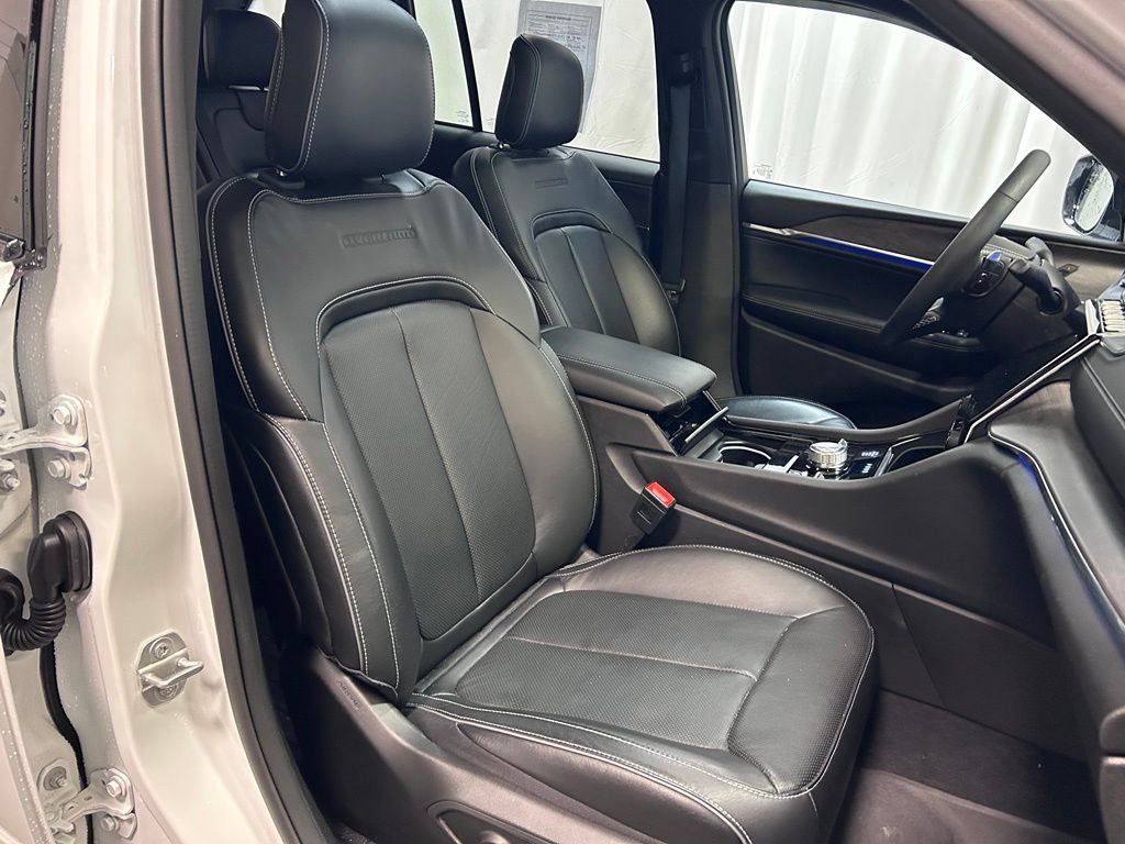 Used 2024 Jeep Grand Cherokee Overland AWD/4WD image 23