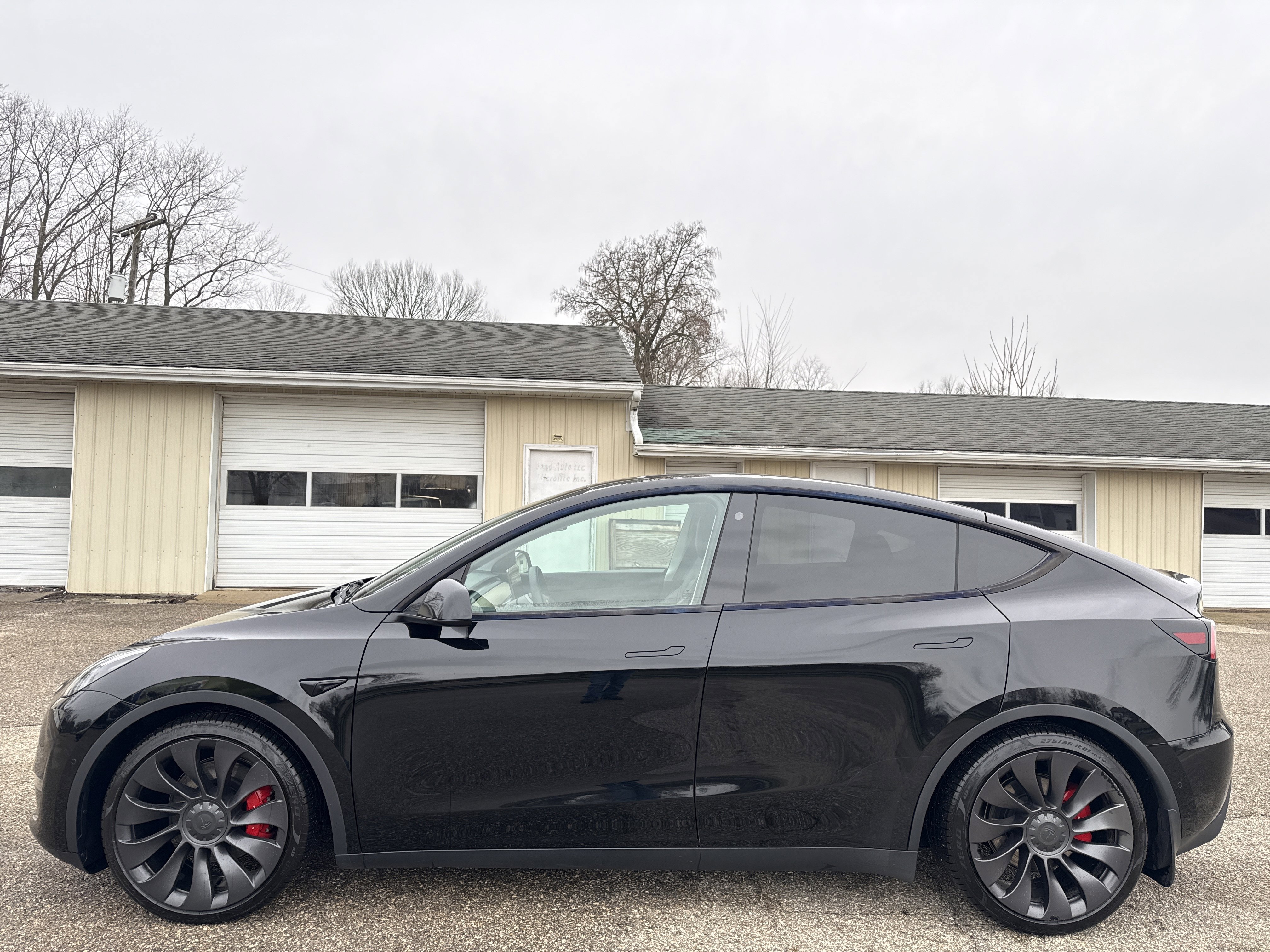 Used 2021 Tesla Model Y Performance image 12