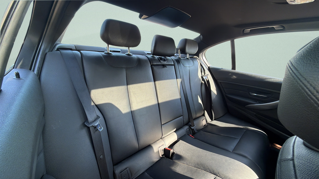 Used 2014 BMW ActiveHybrid 3 RWD image 29