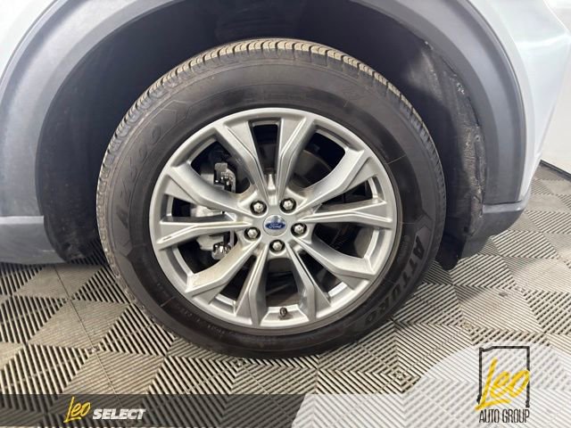 Used 2022 Ford Explorer Limited w/ Equipment Group 301A AWD/4WD image 31