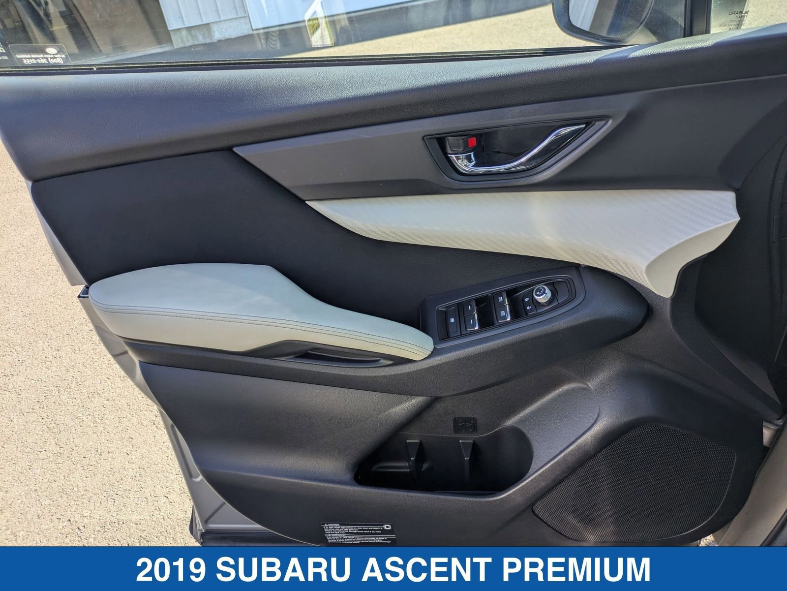 Used 2019 Subaru Ascent Premium image 12