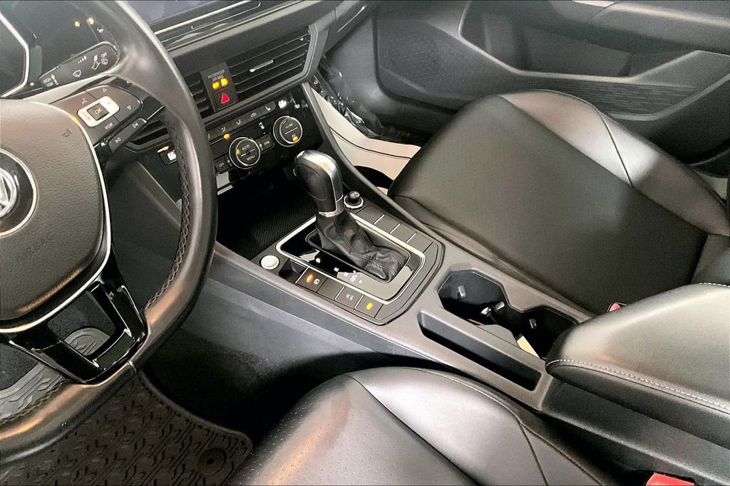 Used 2019 Volkswagen Jetta SE image 16