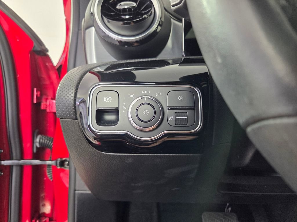 Used 2019 Mercedes-Benz A 220 4MATIC image 21