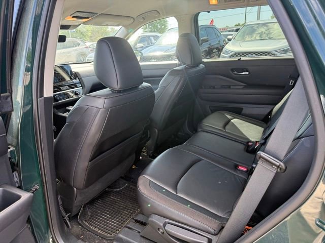Used 2023 Nissan Pathfinder SL AWD/4WD image 20