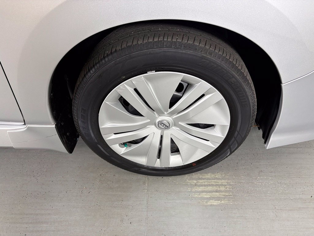 Used 2025 Nissan Leaf S FWD image 11