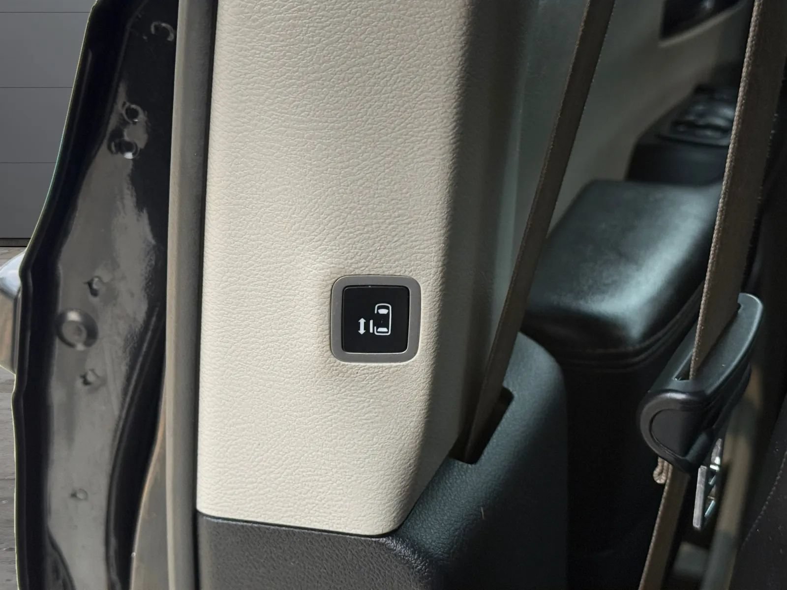 Used 2019 Chrysler Pacifica Touring-L FWD image 20