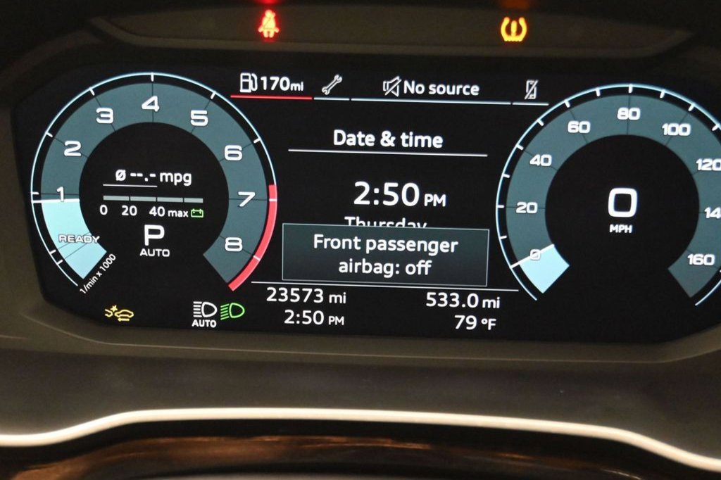 Used 2025 Audi Q3 2.0T Premium AWD/4WD image 34