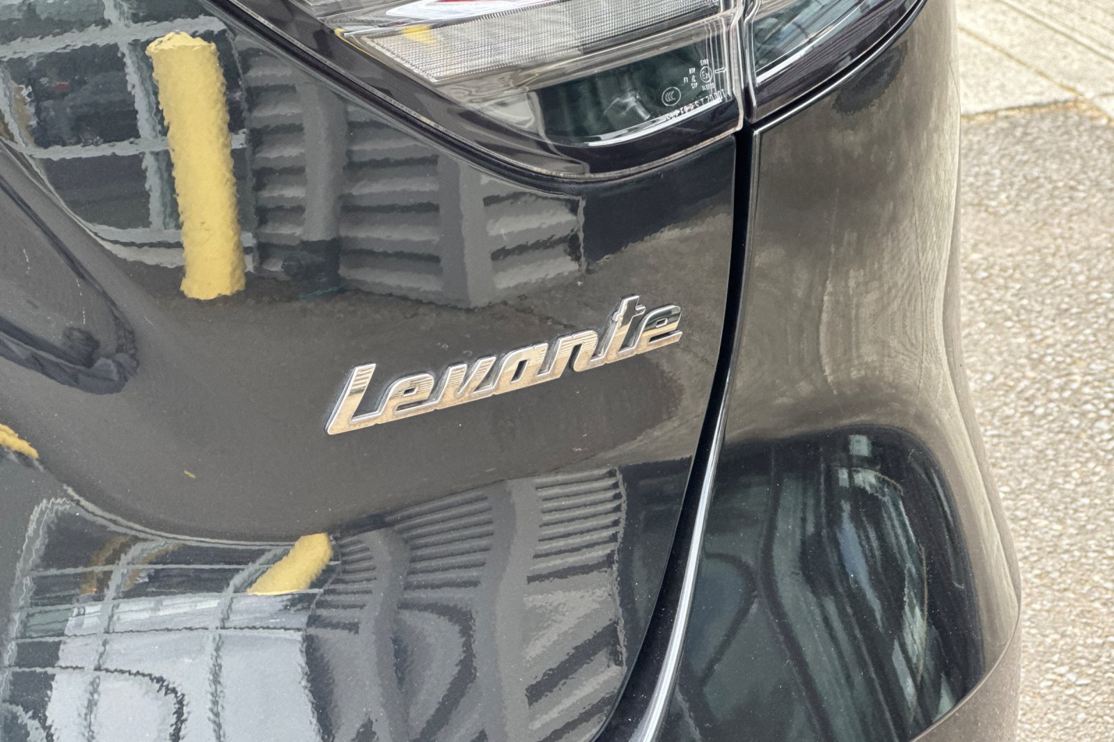 Used 2022 Maserati Levante GT AWD/4WD image 27