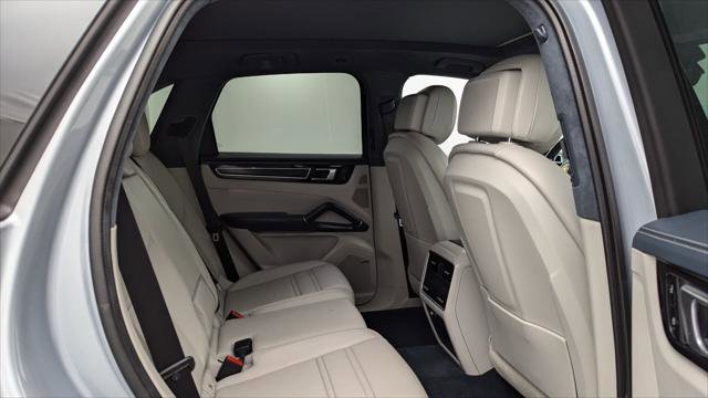 Used 2021 Porsche Cayenne GTS w/ Premium Package Plus image 13