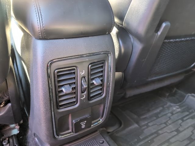 Used 2020 Jeep Grand Cherokee Altitude image 25