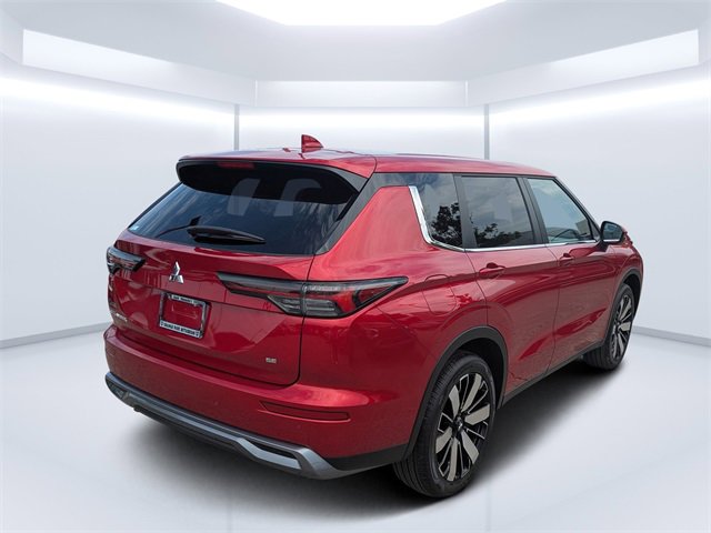 New 2025 Mitsubishi Outlander SE image 3
