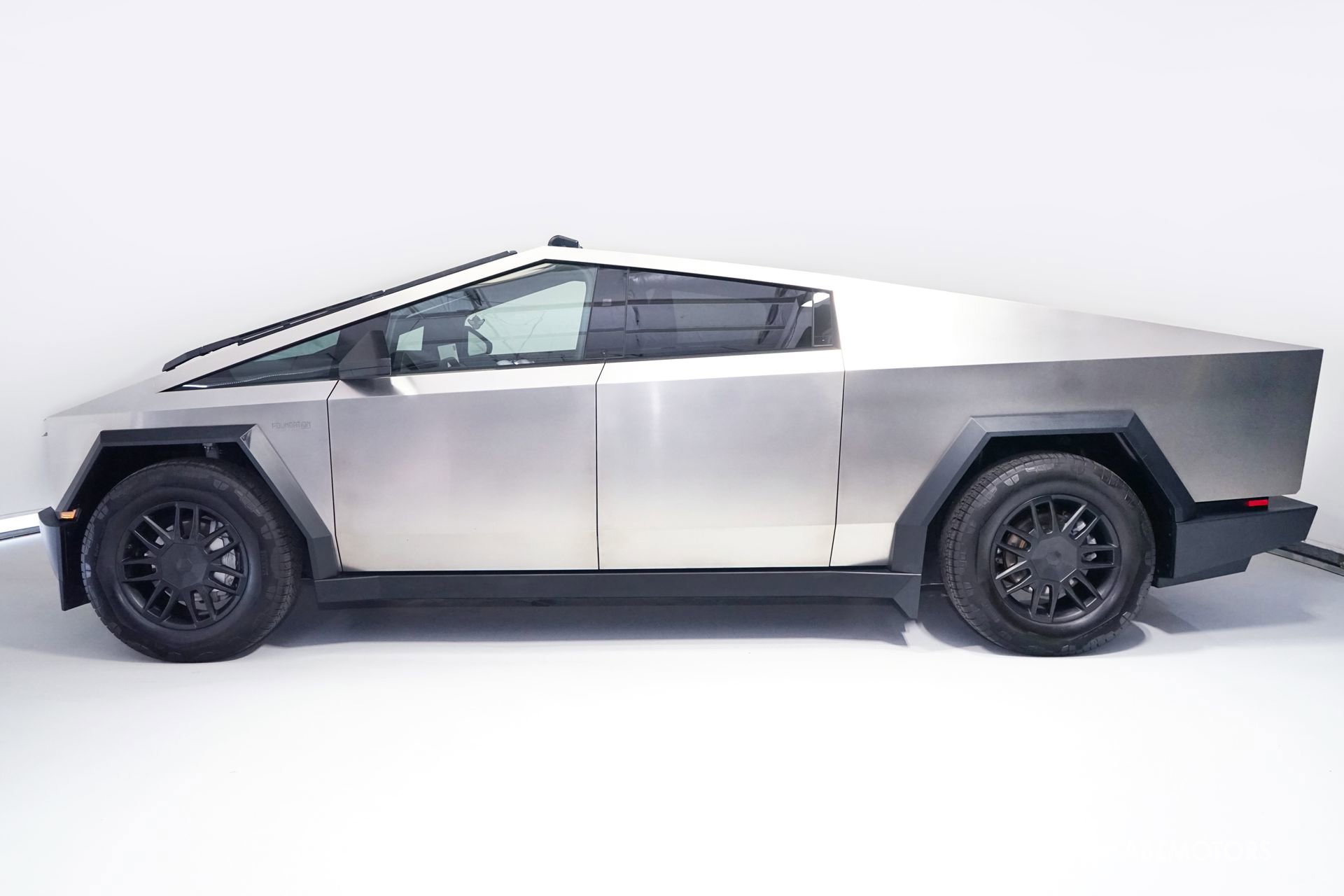 Used 2024 Tesla Cybertruck Cyberbeast image 5
