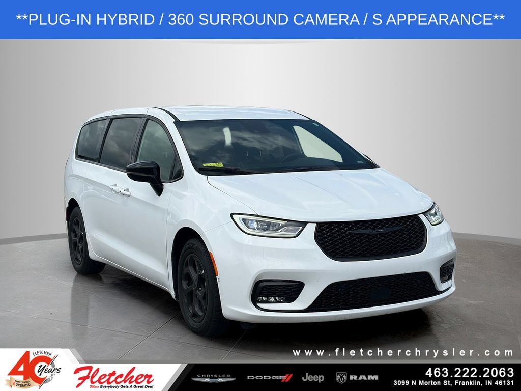 Used 2024 Chrysler Pacifica Limited FWD image 1