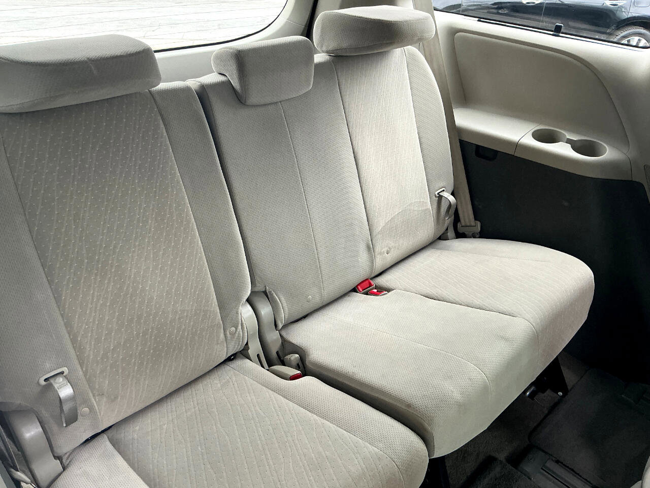 Used 2017 Toyota Sienna LE image 13