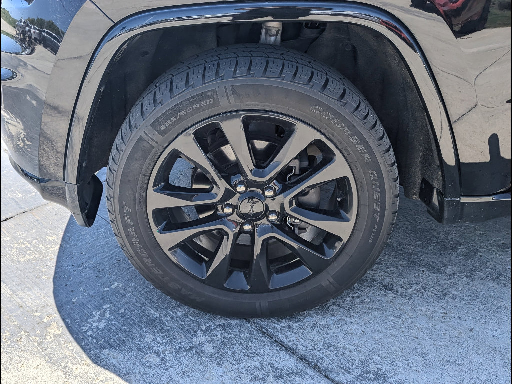 Used 2019 Jeep Grand Cherokee Altitude image 14