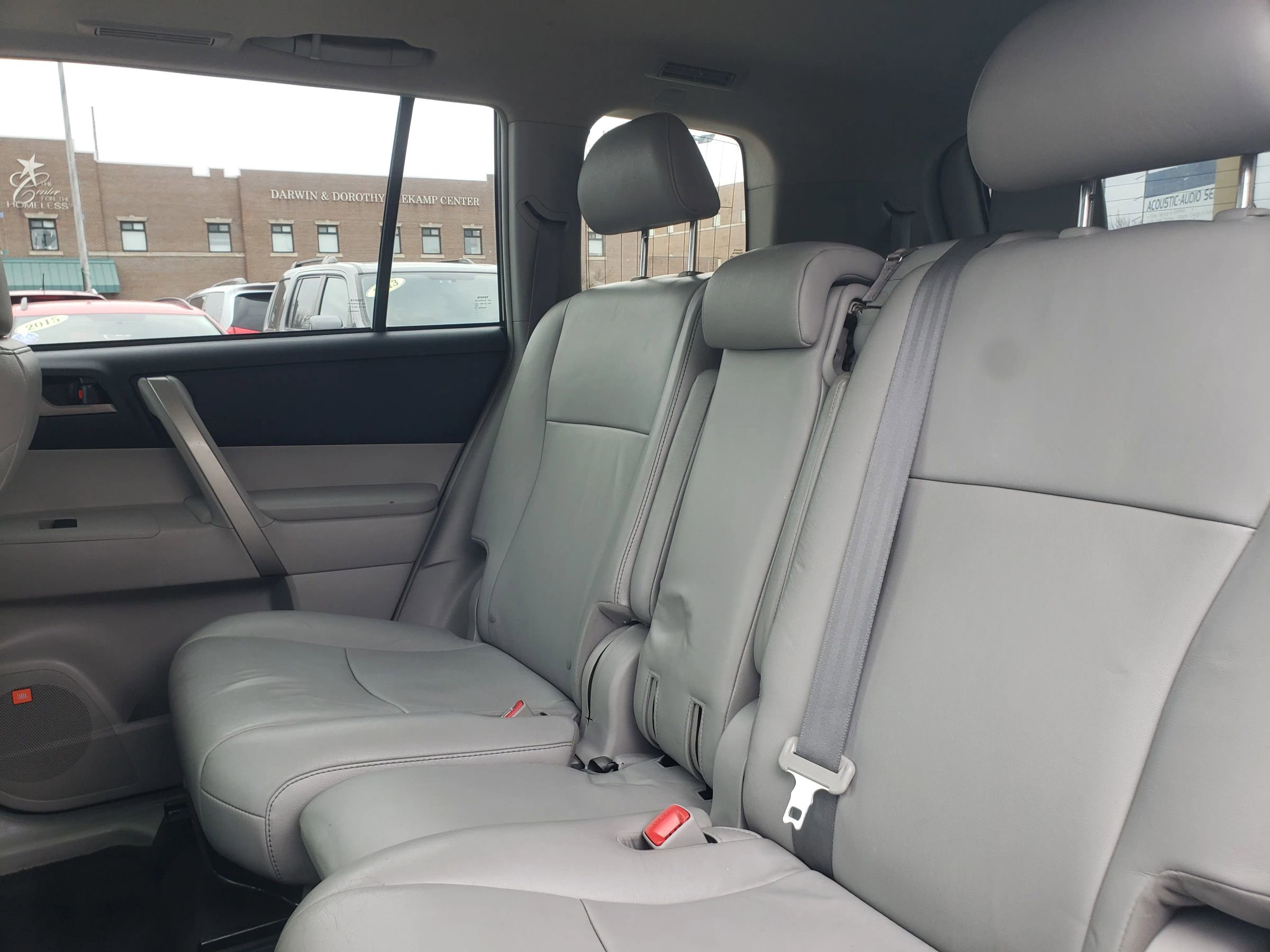 Used 2012 Toyota Highlander SE image 14