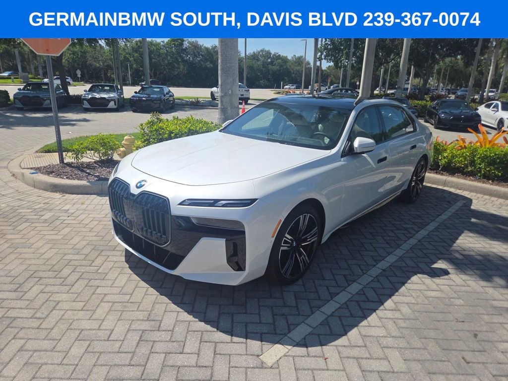 Certified 2025 BMW 760i xDrive AWD/4WD image 4