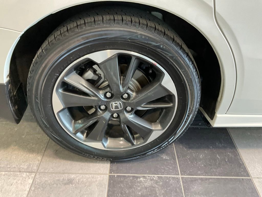 Used 2024 Honda Odyssey Elite image 7