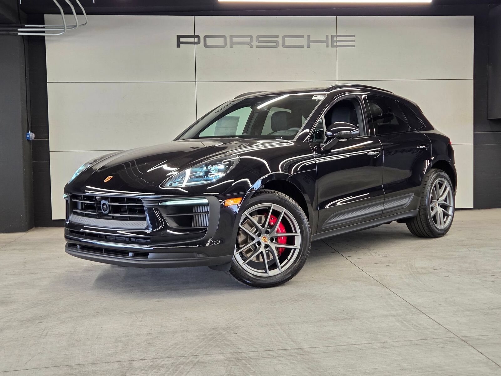 Certified 2026 Porsche Macan S AWD/4WD image 1