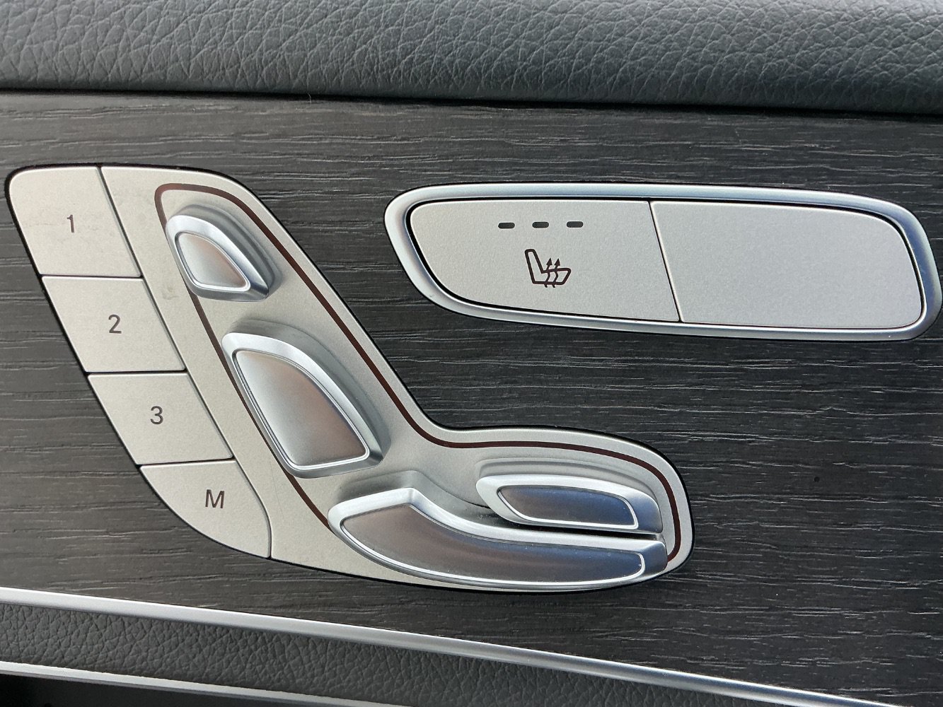 Used 2021 Mercedes-Benz GLC 300 4MATIC image 40