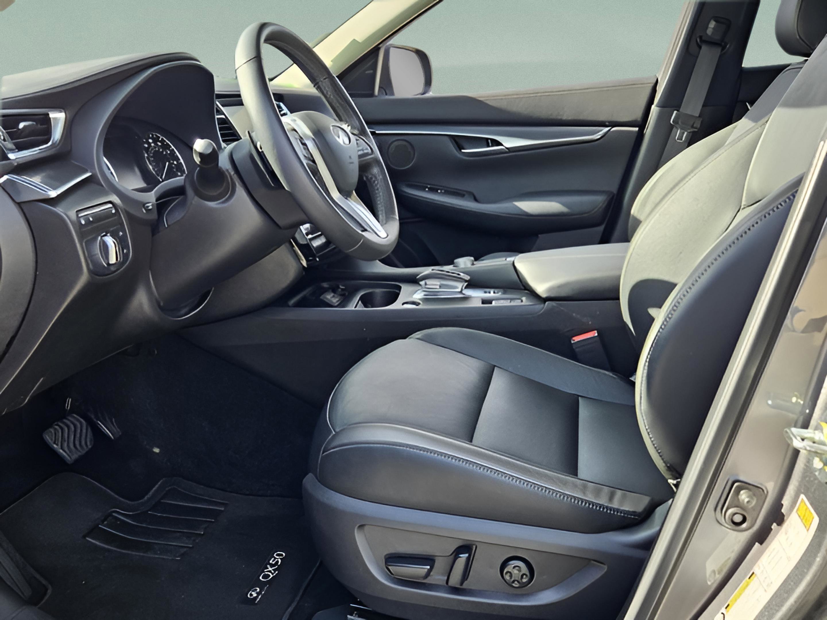 Certified 2025 INFINITI QX50 Luxe image 16