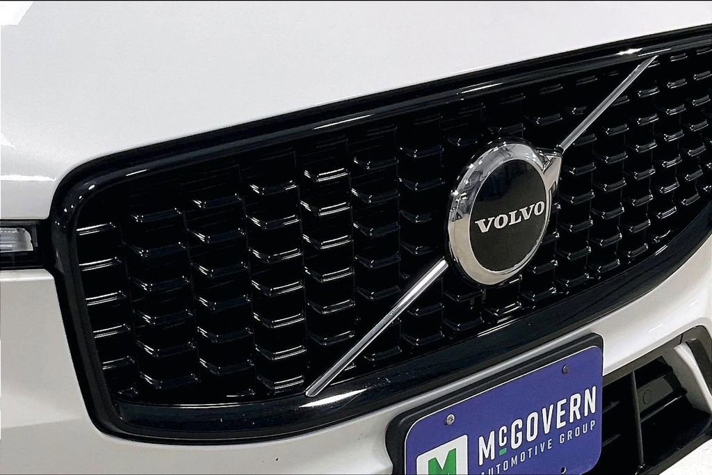 Used 2024 Volvo XC60 B5 Core w/ Protection Package Premier AWD/4WD image 32