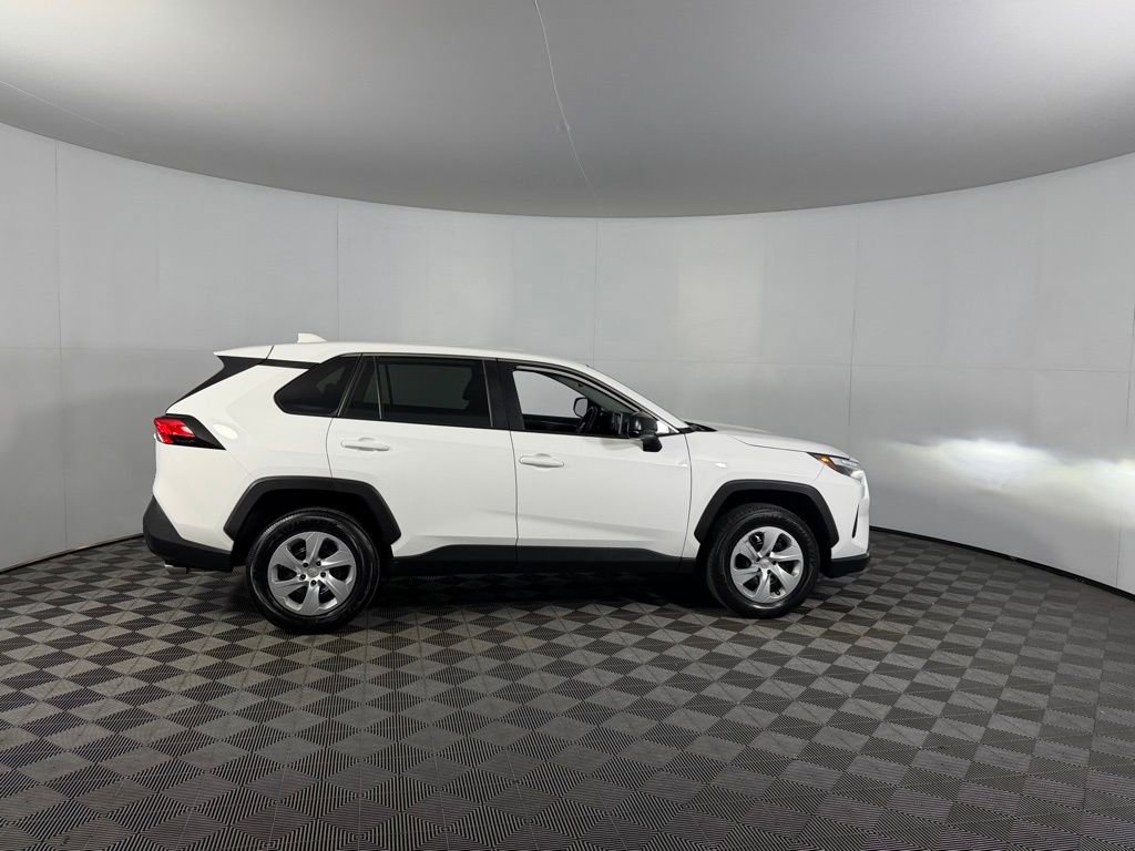 Used 2025 Toyota RAV4 LE image 5